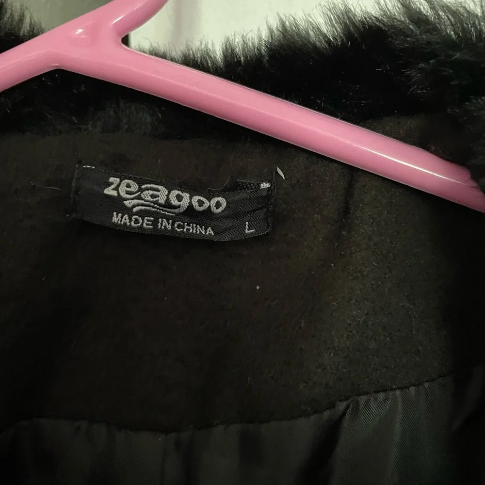 zeagoo Women's Black Pea Coat with Faux Fur Collar